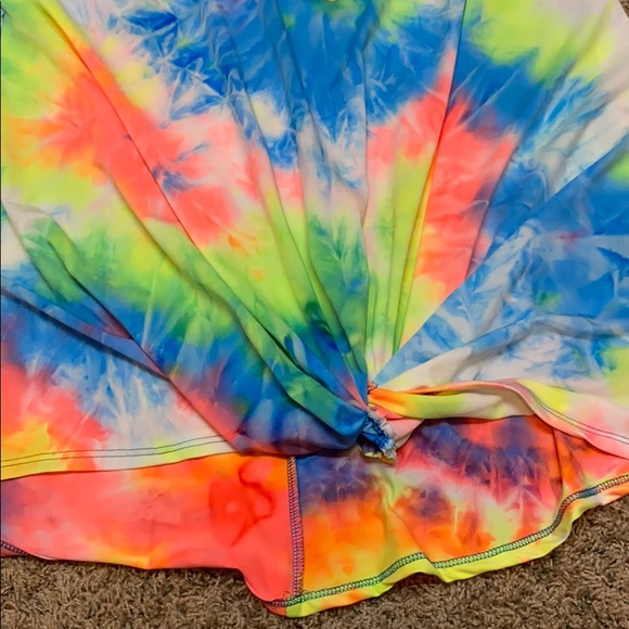 NWT Medium Tie Dye Top - Picture 3 of 3